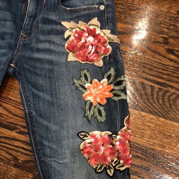 Express mid rise jeans with flower embellishments - Picture 2 of 4